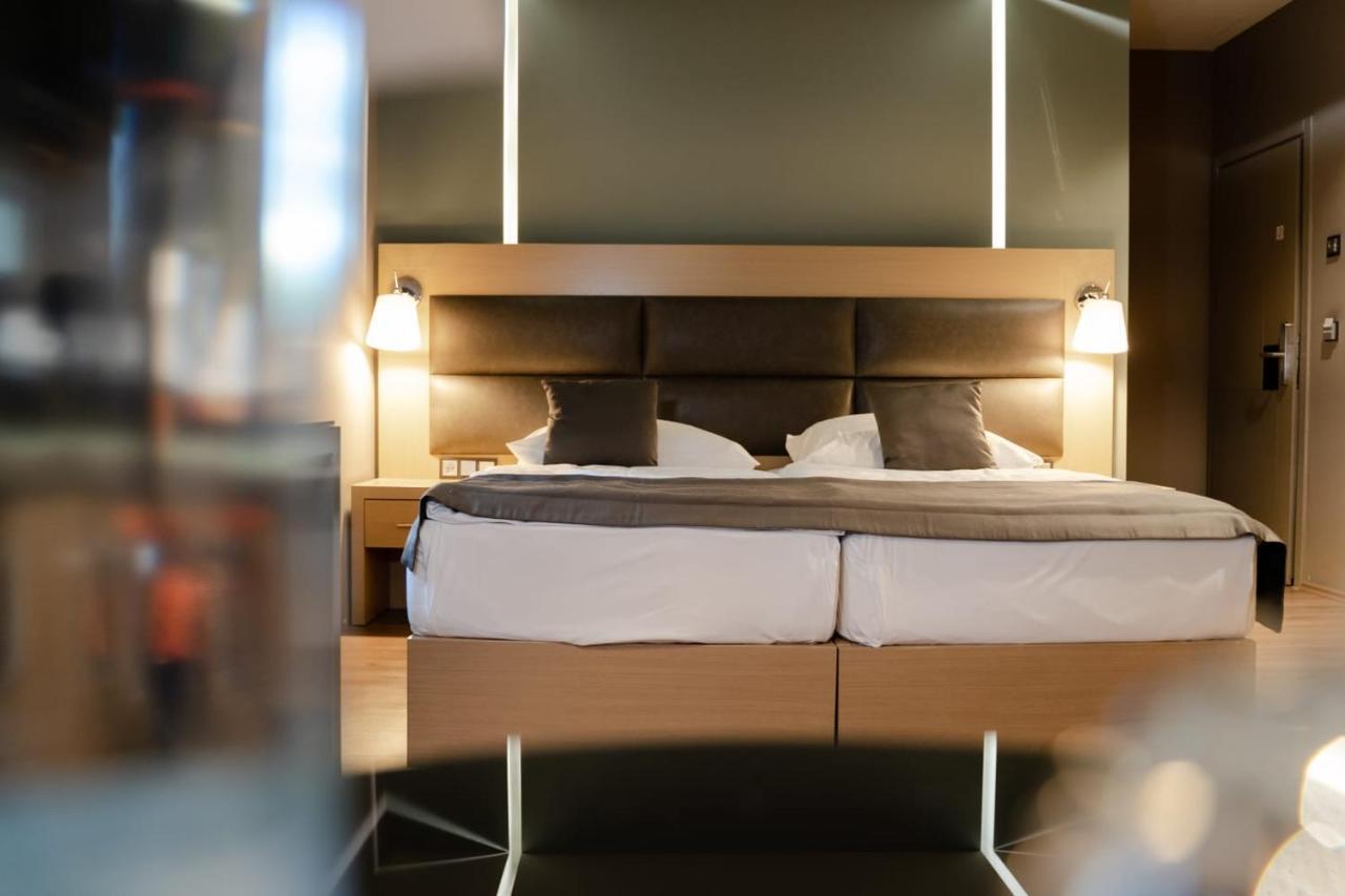 Zum Gruenen Baum Hotel Frankfurt Airport Kelsterbach Luaran gambar