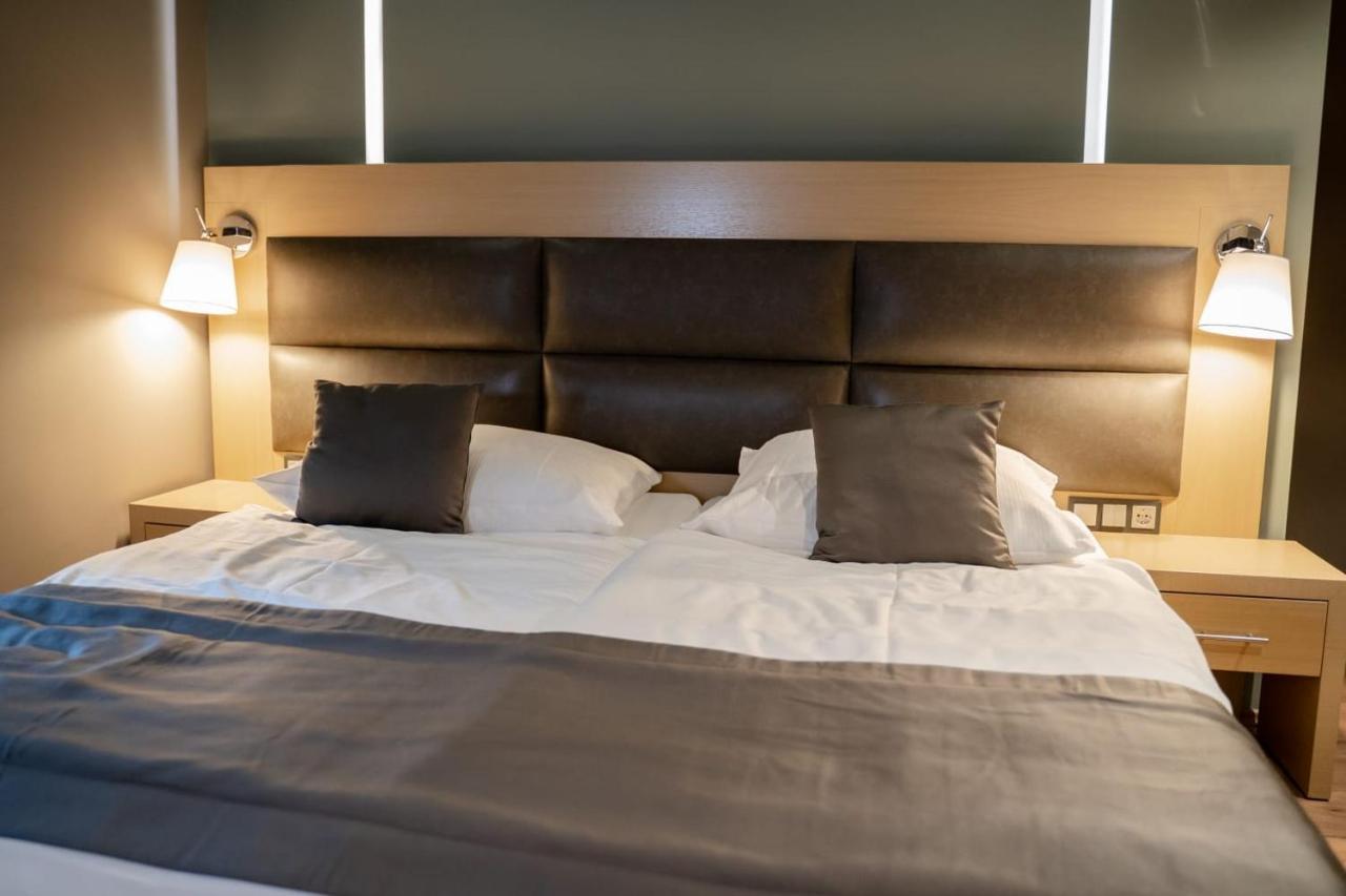 Zum Gruenen Baum Hotel Frankfurt Airport Kelsterbach Luaran gambar