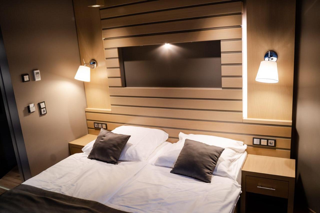 Zum Gruenen Baum Hotel Frankfurt Airport Kelsterbach Luaran gambar