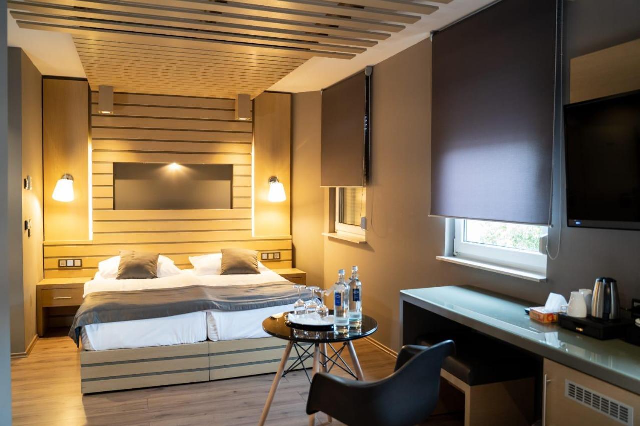 Zum Gruenen Baum Hotel Frankfurt Airport Kelsterbach Luaran gambar