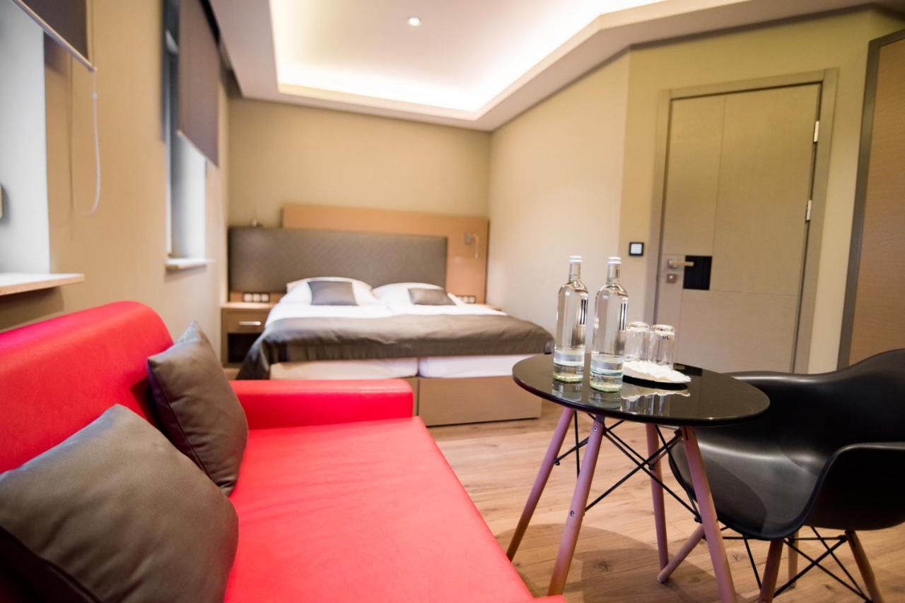 Zum Gruenen Baum Hotel Frankfurt Airport Kelsterbach Luaran gambar