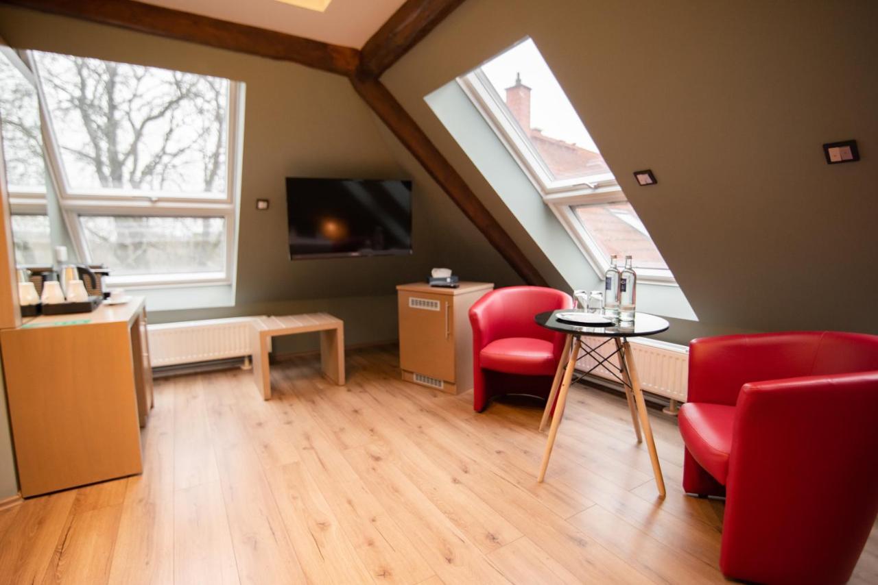 Zum Gruenen Baum Hotel Frankfurt Airport Kelsterbach Luaran gambar
