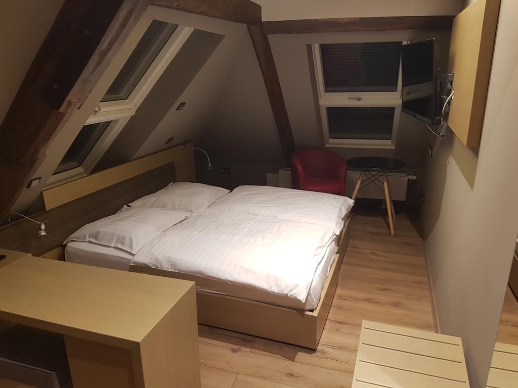 Zum Gruenen Baum Hotel Frankfurt Airport Kelsterbach Luaran gambar