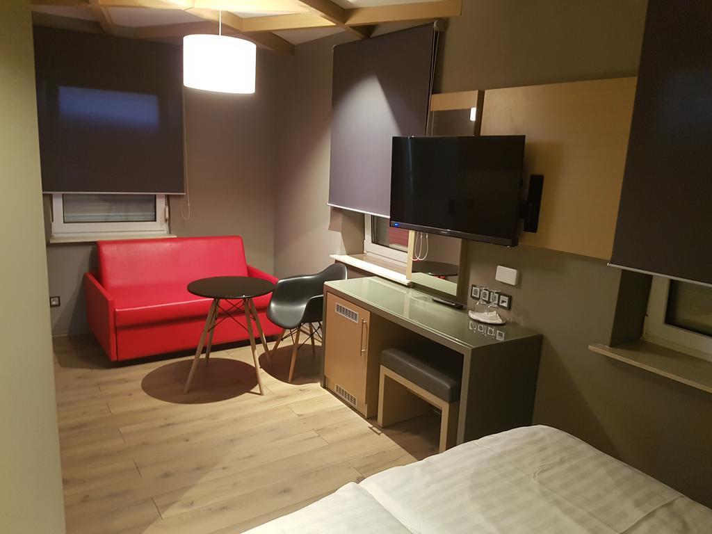 Zum Gruenen Baum Hotel Frankfurt Airport Kelsterbach Luaran gambar